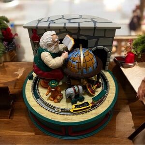 1989 Willits Musical Motion Figurine Train Box Plays Santa Claus Is Coming Town